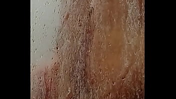 Chupando Cuquita y culito de mi esposa en la ducha