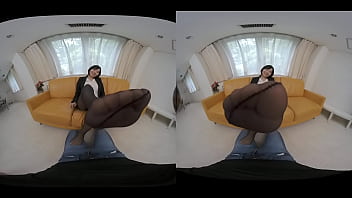 [VR] 美しい人に罵られたい ～蒸れた黒パンスト美女が自ら激ピストンで勝手に絶頂～ 出演 小川桃果 2